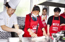 「牛肉板面」開店成功！50平小店日營業(yè)額超兩千元