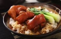 想學豬腳飯技術(shù)？豬腳飯培訓技術(shù)哪家好？選對學校，輕松創(chuàng)業(yè)賺大錢