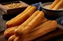 學(xué)炸油條去哪里學(xué)比較好？掌握美味的秘訣就在這里！