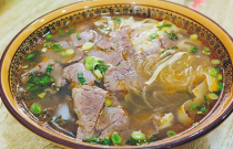 探索經(jīng)典風(fēng)味，掌握牛肉湯的秘密：原料到技術(shù)全揭秘