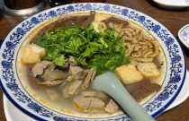 學鴨血粉絲湯的學費是多少？揭秘2025年最受歡迎的餐飲創(chuàng)業(yè)課程！
