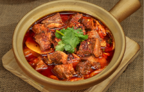 開砂鍋店賺錢嗎？成本低回報穩(wěn)，擺攤開店都能火爆！