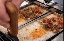 鍋巴飯的做法擺攤能賺錢(qián)嗎？味道做對(duì)，顧客天天排隊(duì)！