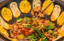 正宗地鍋雞的配料表是啥？學(xué)會(huì)這鍋“賺錢料”，一天出攤?cè)r(shí)，照樣能掙翻！