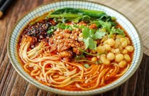重慶小面高湯的熬制方法難掌握？創(chuàng)業(yè)新手常掉坑里怎么辦？
