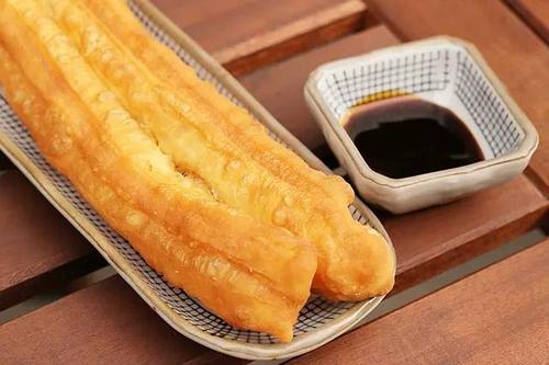 燒餅油條學(xué)藝之旅：探尋專業(yè)培訓(xùn)機(jī)構(gòu)，掌握傳統(tǒng)早餐精髓
