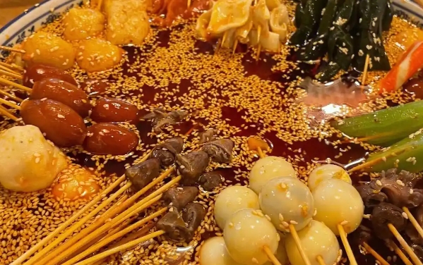 想學(xué)正宗熱鹵串串？熱鹵串串技術(shù)培訓(xùn)哪家好？純技術(shù)配方助力創(chuàng)業(yè)！