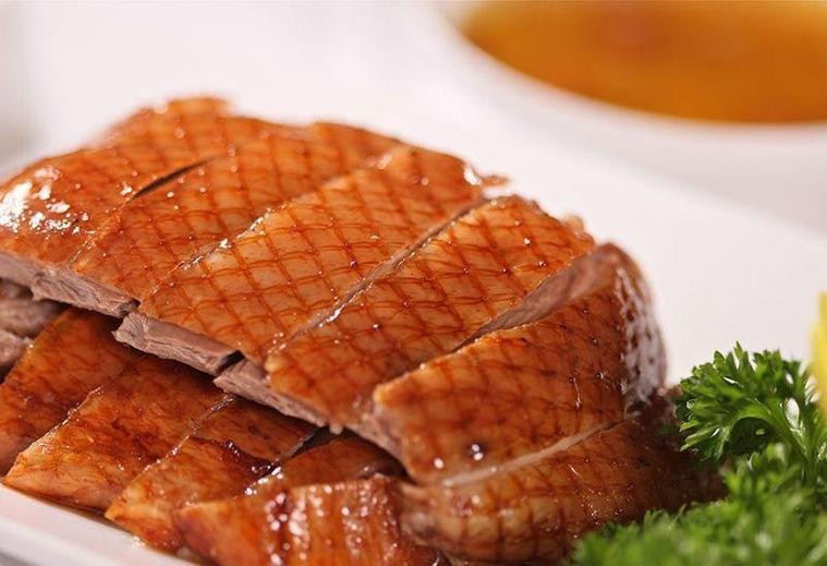 北京烤鴨學(xué)費多少錢？學(xué)會這幾個要點，學(xué)費根本不成問題！