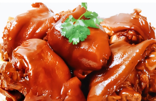 鹵豬蹄制作全攻略，學(xué)會正宗口味，口感香濃！