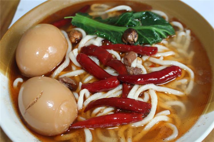 聊城哪里學(xué)板面？選擇專業(yè)培訓(xùn)，快速掌握地道制作技巧！