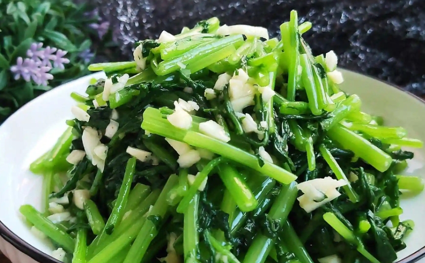 濟(jì)南涼拌菜培訓(xùn)機(jī)構(gòu)，為何成為創(chuàng)業(yè)者的起點(diǎn)？背后隱藏著哪些商機(jī)？