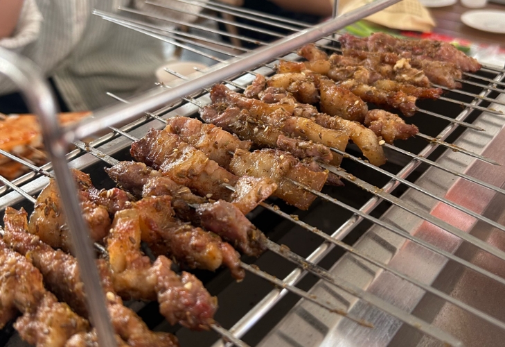 想學燒烤？淄博燒烤培訓學校推薦，零基礎(chǔ)也能快速上手！