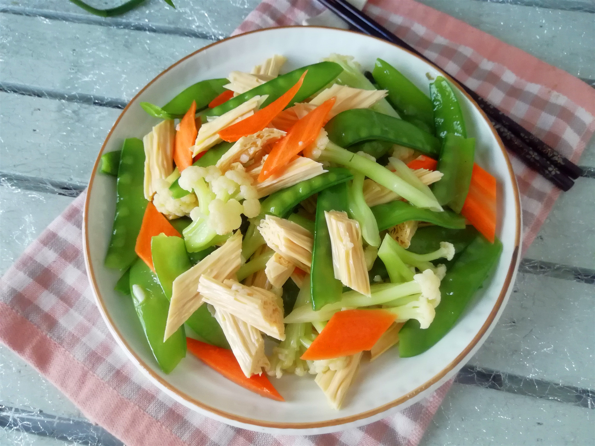 衡水涼拌菜小吃培訓(xùn)班哪家好？學(xué)地道技藝開店無憂
