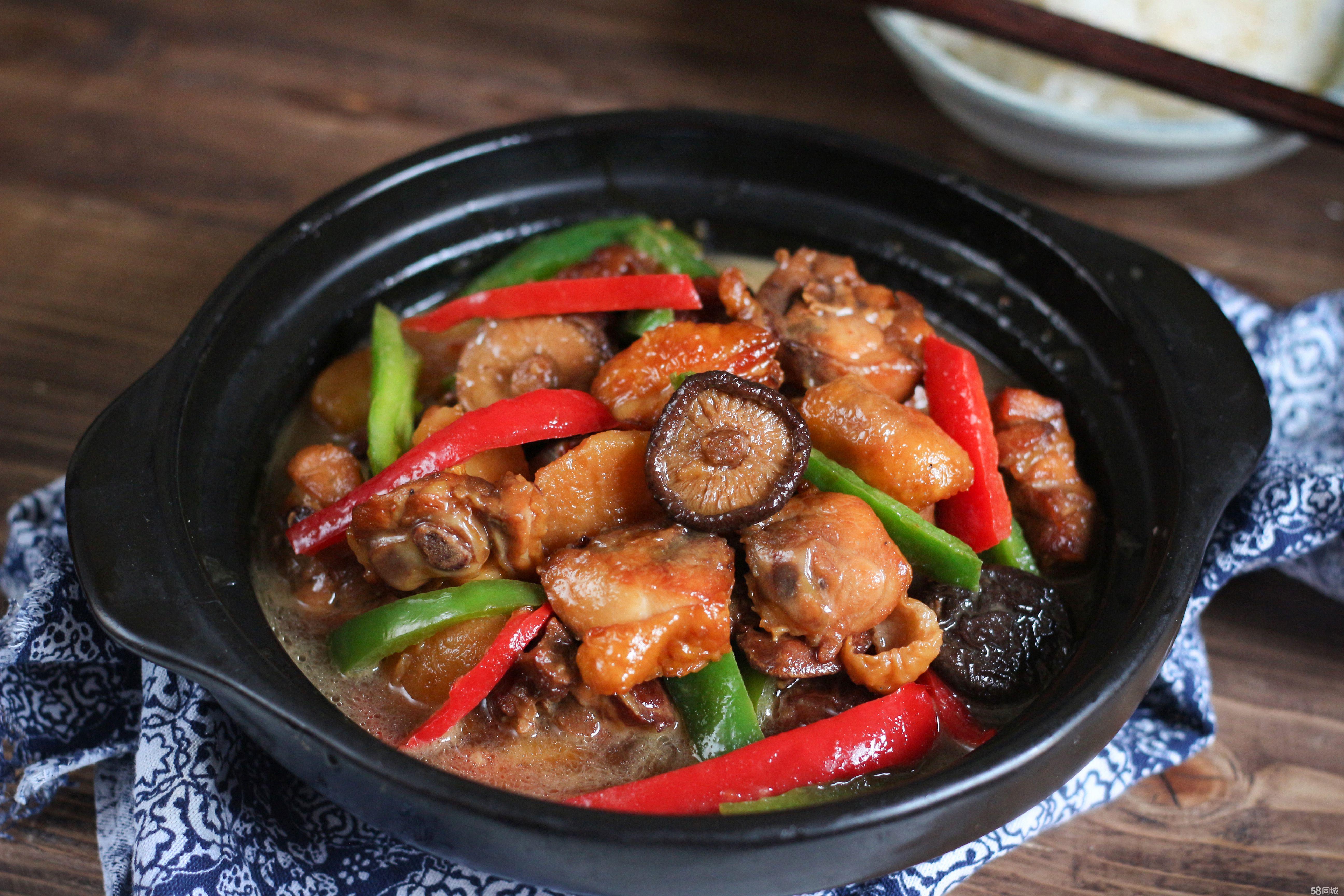 黃燜雞米飯培訓(xùn)去哪學(xué)？來(lái)這里，學(xué)到正宗的味道！