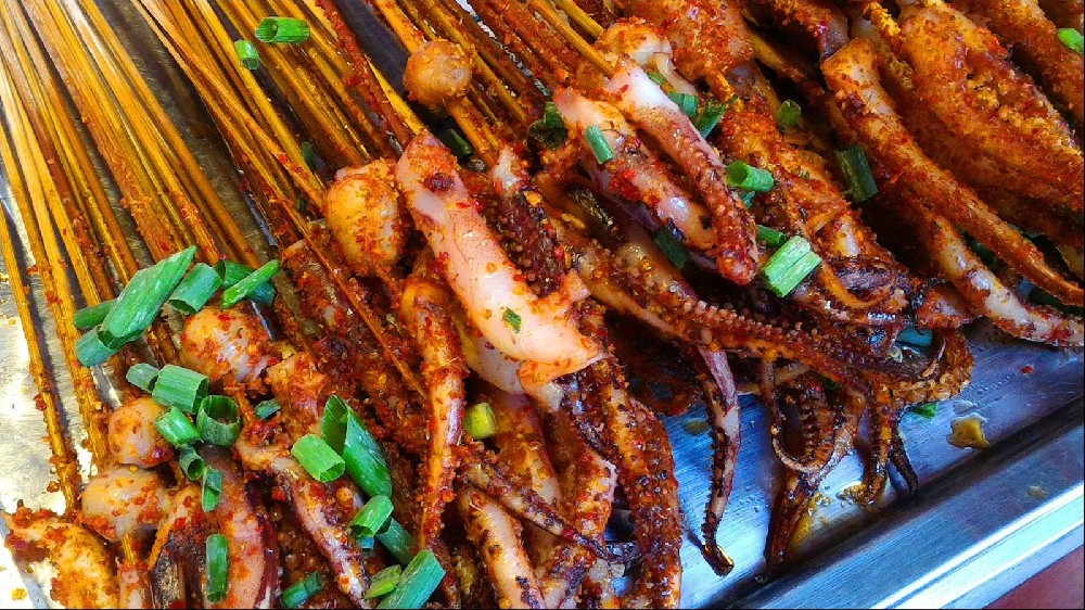 鐵板魷魚賺錢嗎？成本低回本快，小吃創(chuàng)業(yè)就選它！