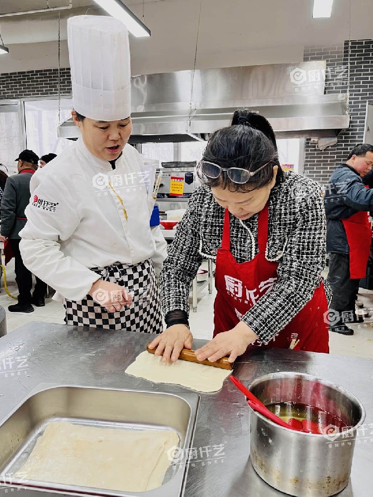 學(xué)校門口開早餐店賺錢嗎？客源穩(wěn)定，回本快！