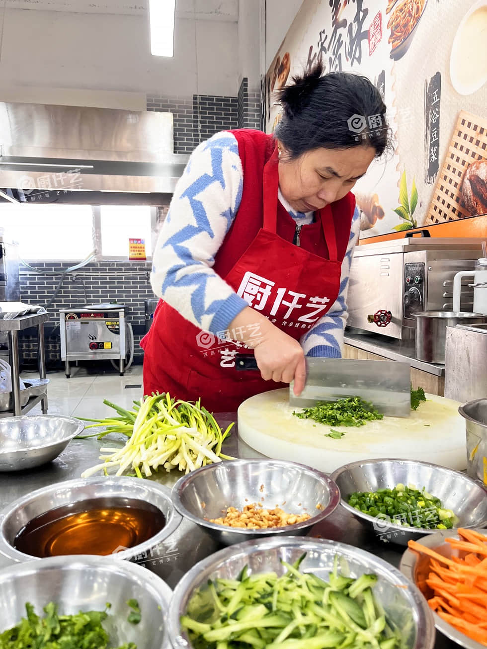 一斤豆子出幾碗豆腐腦？學(xué)技術(shù)真輕松，小本起步也能賺！