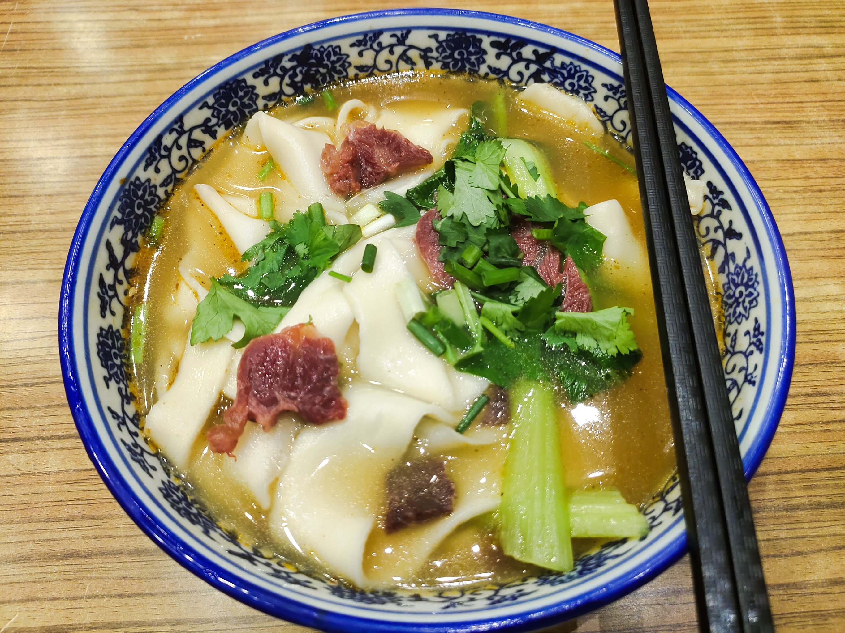 河南燴面培訓(xùn)哪里最好？學(xué)會技術(shù)月入兩萬不是夢，手工一拉就是財富密碼！