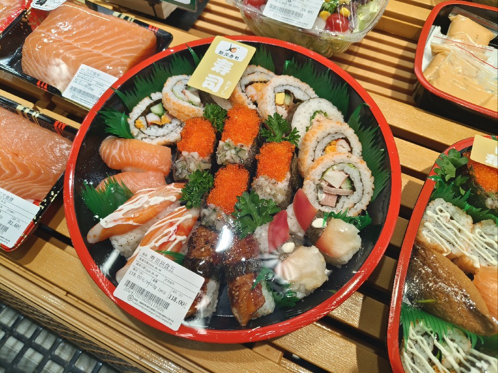 日料培訓(xùn)大概多少錢？深度剖析日料學(xué)習(xí)成本，選對(duì)課程少花冤枉錢！