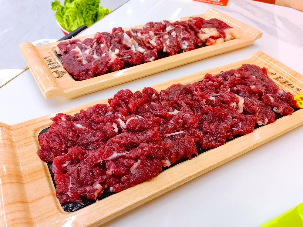 開(kāi)家潮汕牛肉火鍋店要多少錢(qián)？鮮切牛肉加現(xiàn)熬湯底，憑啥成餐飲黑馬！