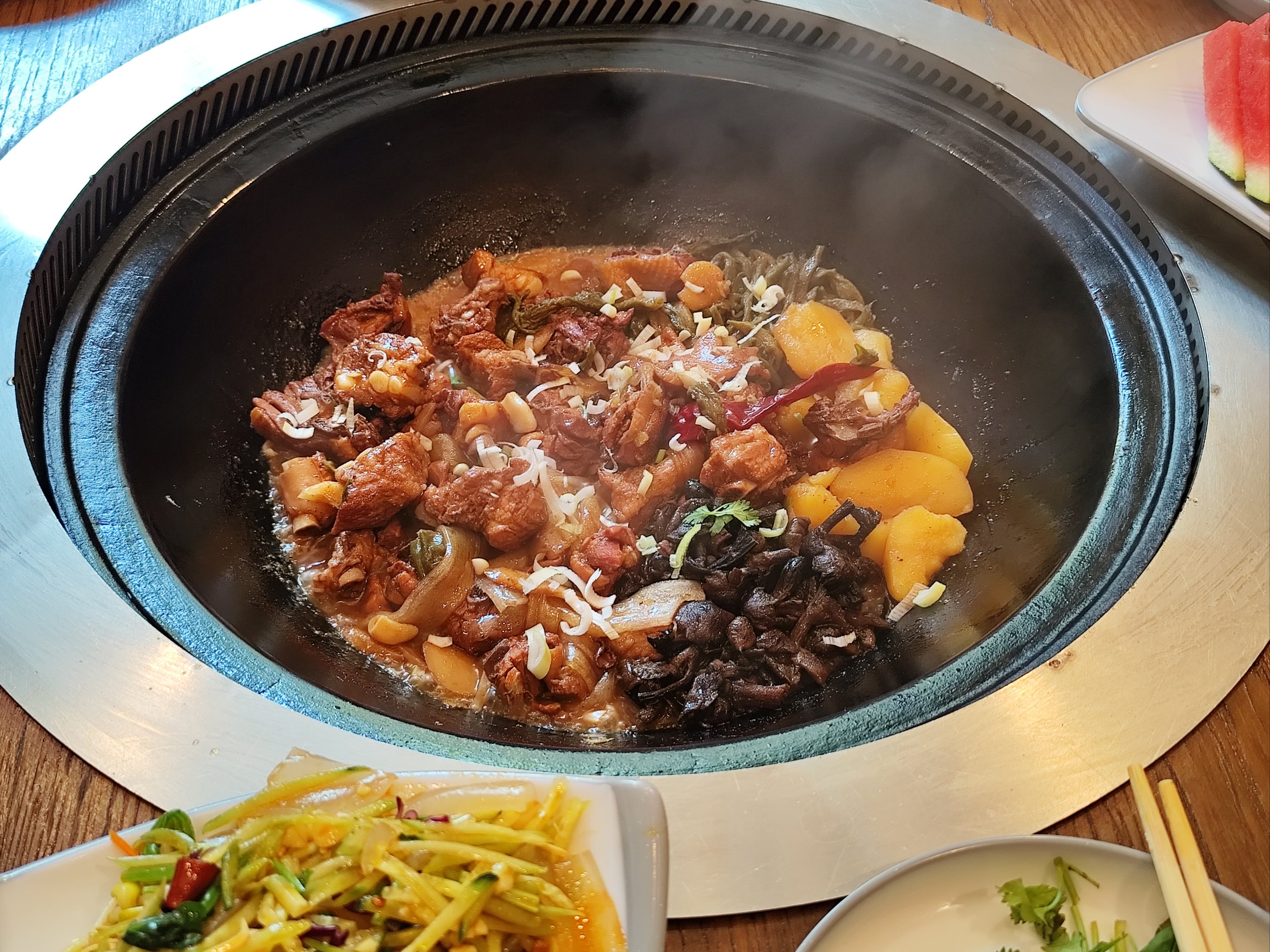 鐵鍋燉利潤(rùn)高嗎？看似一鍋燉萬(wàn)物，背后門道多得超出你想象！