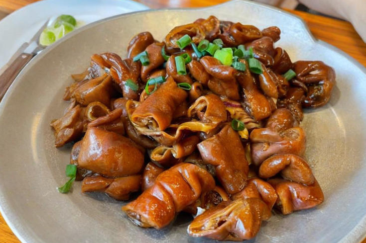 鹵肥腸到底怎么去腥？藤椒風(fēng)味鹵制方式與氣味控制技巧