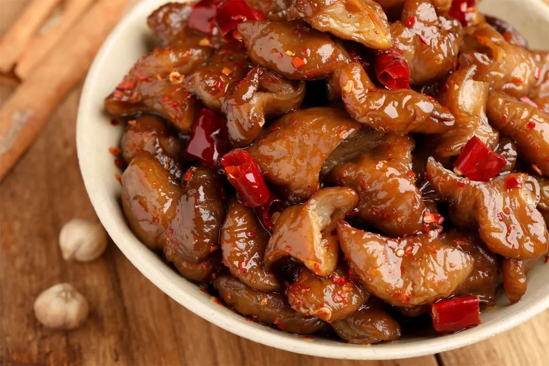 鹵肥腸到底怎么去腥？藤椒風(fēng)味鹵制方式與氣味控制技巧