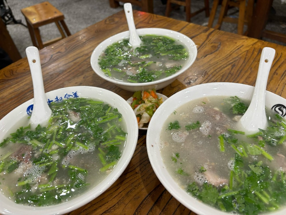 羊湯怎么做好喝湯又白？關(guān)鍵步驟別忽略，新手也能一次成功