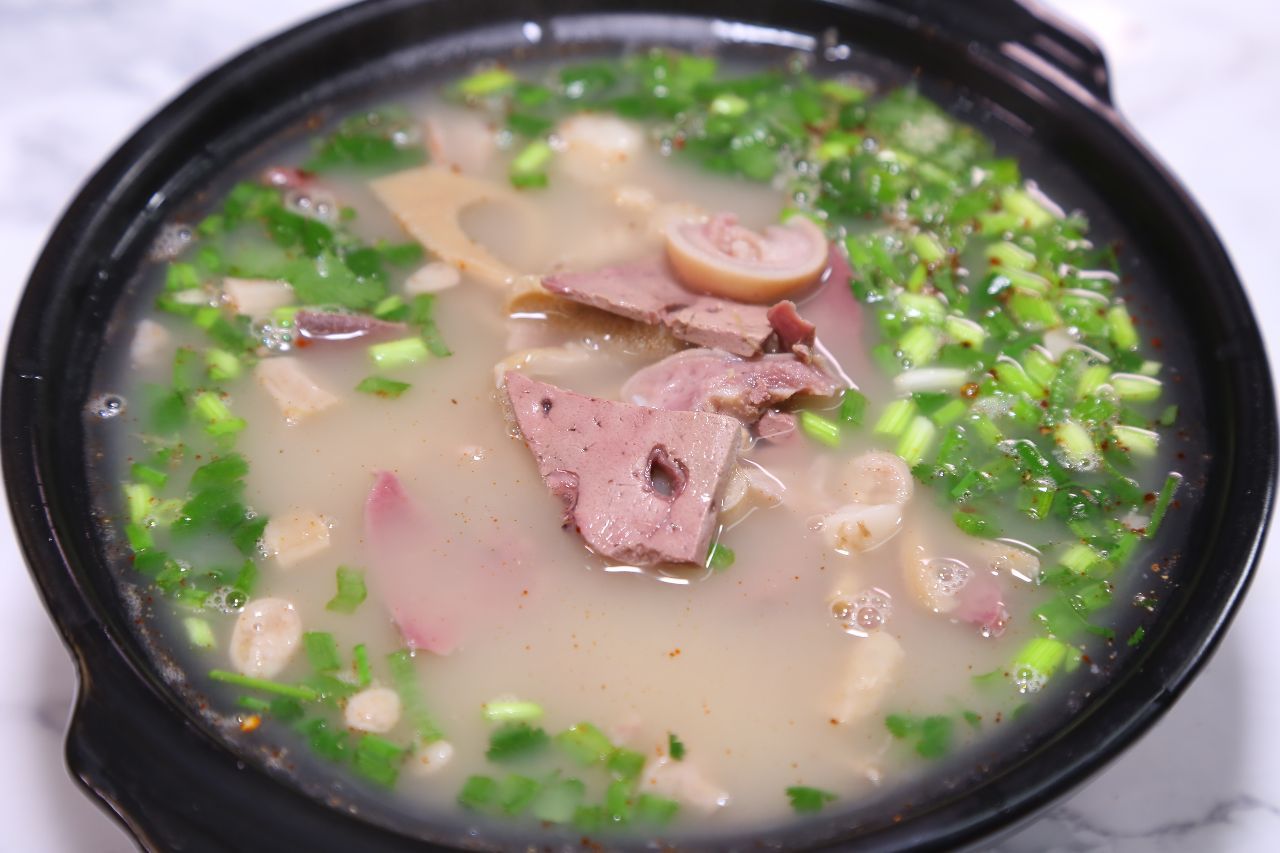 羊湯怎么做好喝湯又白？關(guān)鍵步驟別忽略，新手也能一次成功