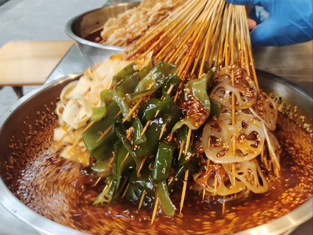 麻辣串的做法及配料詳解，從調味到出鍋新手也能學會全流程