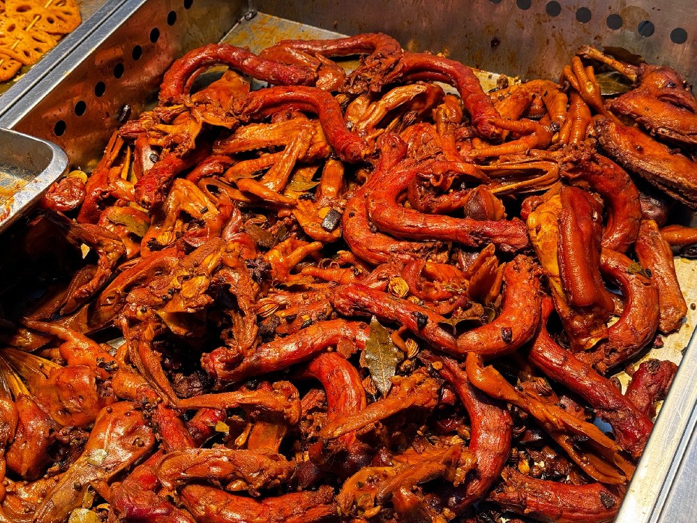 費(fèi)縣去哪學(xué)鹵味更靠譜？把學(xué)習(xí)方式和真實(shí)教學(xué)流程講明白，心里有數(shù)再?zèng)Q定