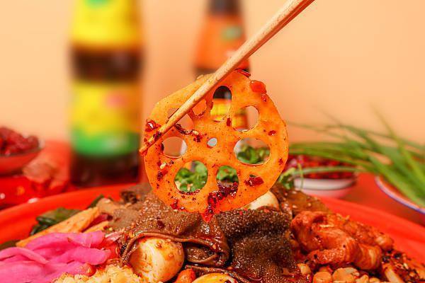 想學(xué)甘肅麻辣燙？別盲目去蘭州！揭秘“流汁寬粉”的暴利真相