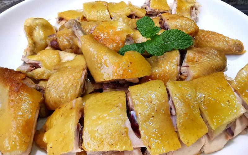 想尋摸一口正宗的鹽焗雞？聽(tīng)內(nèi)行人聊聊，為什么好味道其實(shí)不在地名里