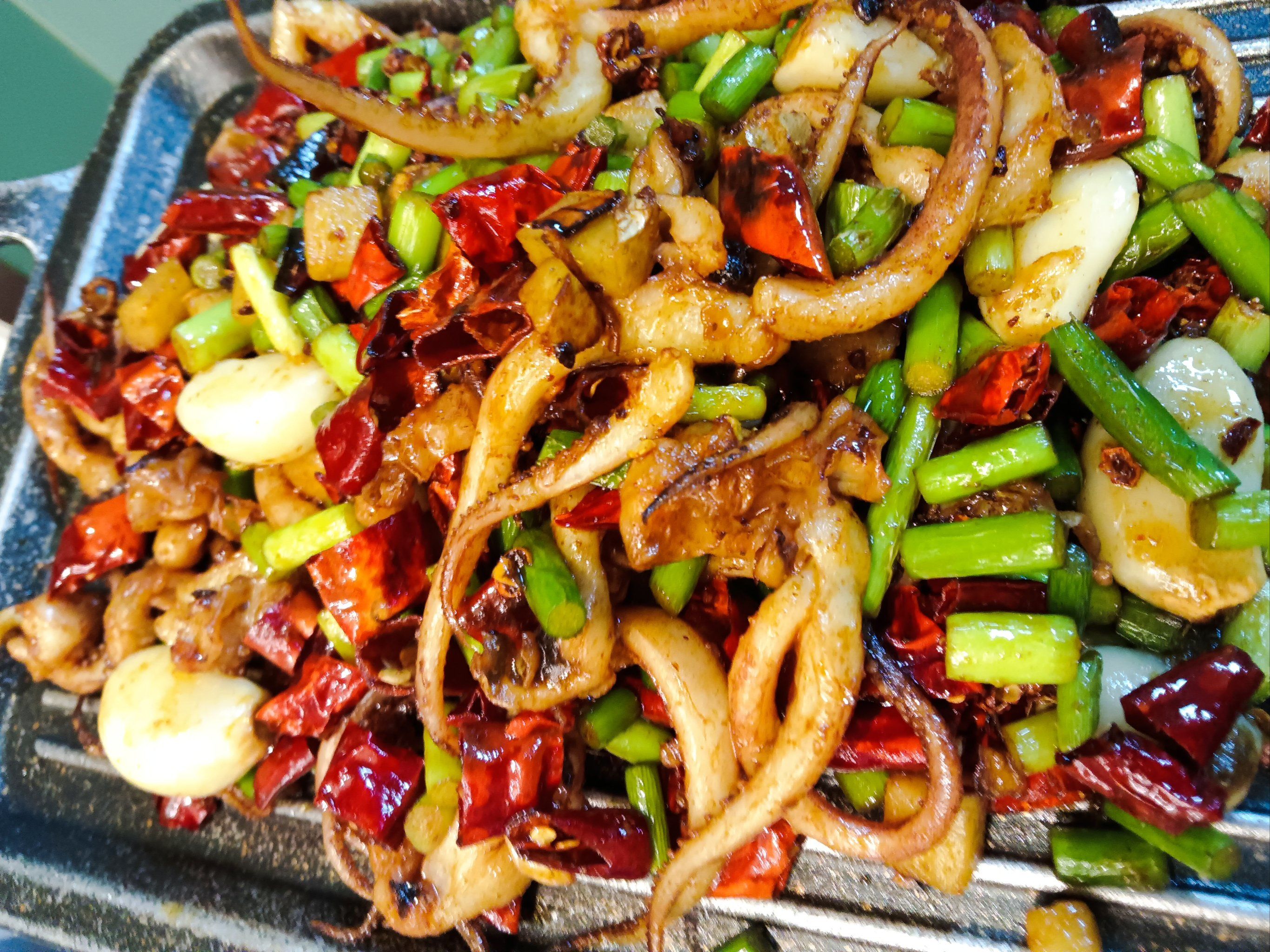 鐵板魷魚(yú)哪里可以學(xué)？路邊攤看著簡(jiǎn)單，真上手才知道門道有多深！