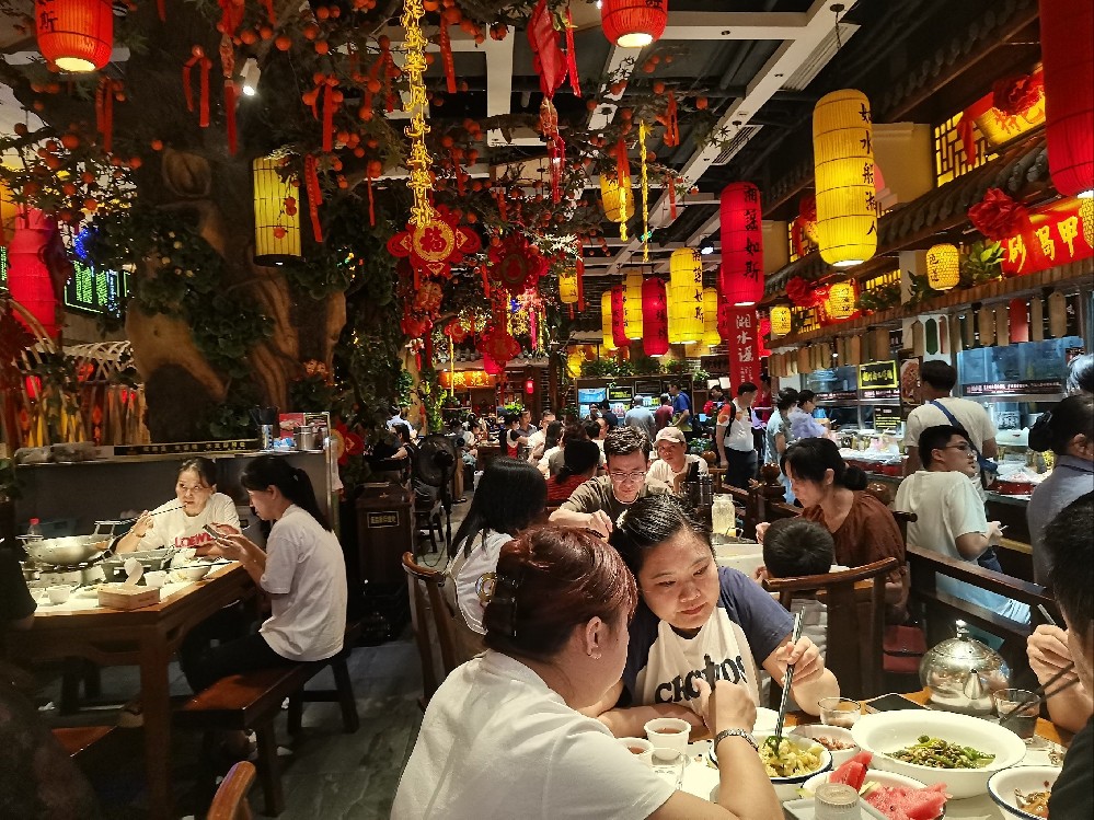 想開個小飯店去哪里學(xué)做菜？山東廚仟藝讓你輕松掌握做菜技巧，快速創(chuàng)業(yè)