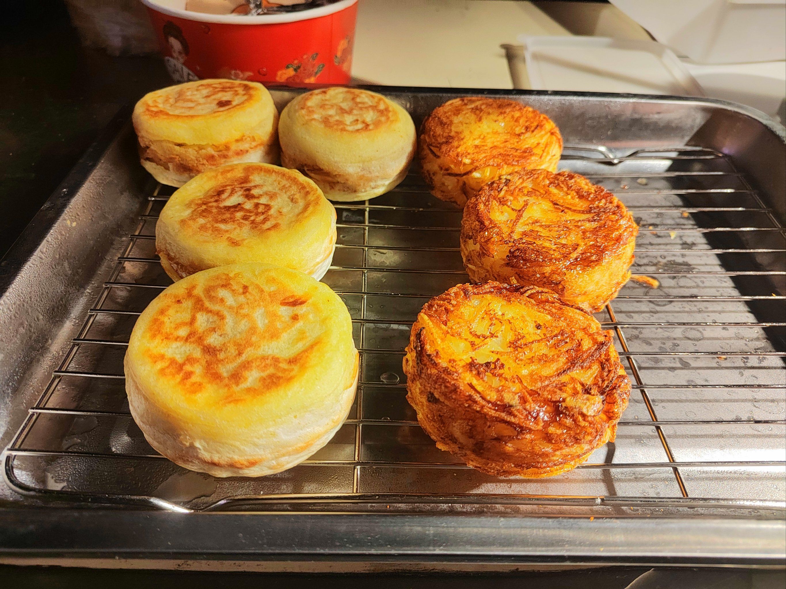 蛋肉堡在哪里學(xué)正宗？想擺攤賣好這類早餐爆款，先弄清培訓(xùn)到底教什么更關(guān)鍵