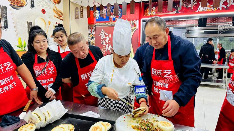 開(kāi)肉夾饃店賺錢(qián)嗎？很多人只看到生意火，卻忽略了做好肉夾饃的關(guān)鍵