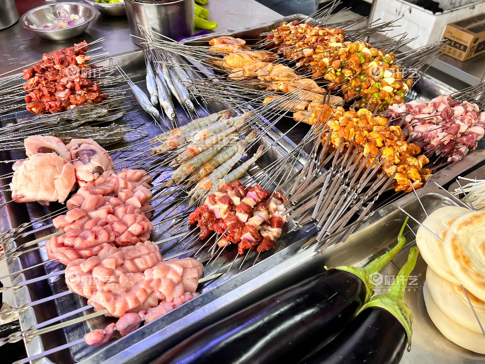 擺攤小吃排行榜前十名有哪些？想擺攤創(chuàng)業(yè)的人，這些項目更值得學小吃培訓