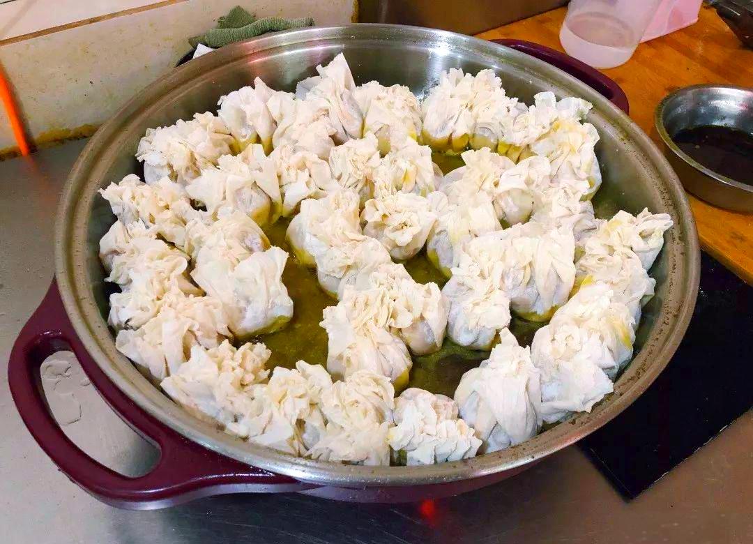 濟南燒麥技術(shù)培訓(xùn)靠譜嗎？適合擺攤還是開店？想做燒麥生意的人先看清這幾點