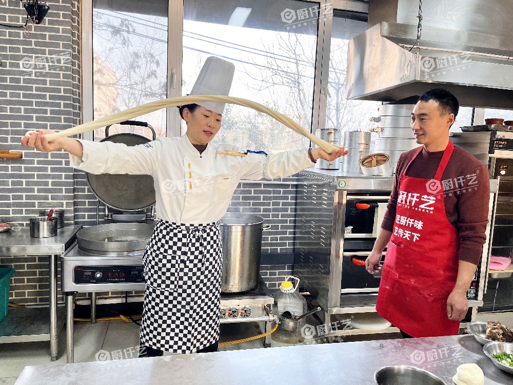 濟(jì)南蘭州拉面培訓(xùn)靠譜嗎？和面拉條技術(shù)能學(xué)會嗎？