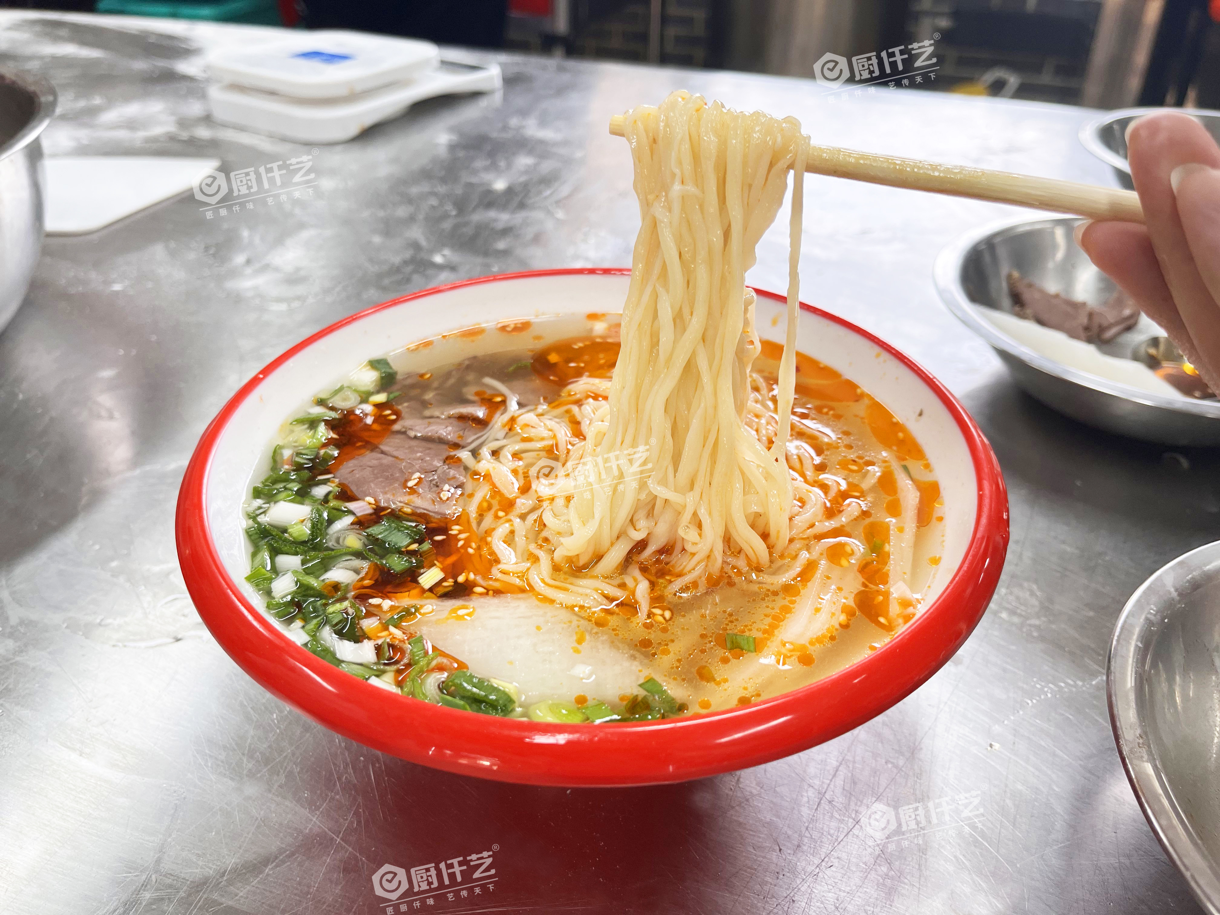 濟(jì)南蘭州拉面培訓(xùn)靠譜嗎？和面拉條技術(shù)能學(xué)會嗎？