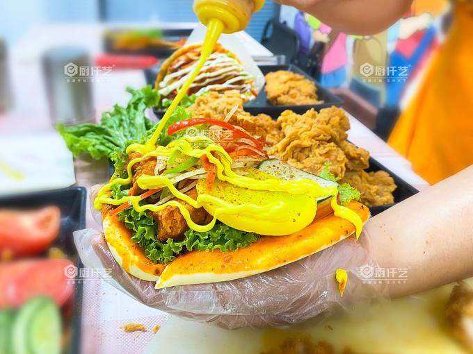 炸雞饃掙錢嗎？看著門檻低就能做？很多人干了一段時(shí)間才發(fā)現(xiàn)問題不在項(xiàng)目，而在這幾步?jīng)]搞明白