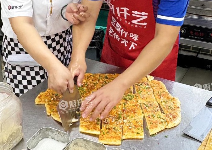 醬香餅成本和利潤到底怎么樣？看著一張餅不值錢，但很多人就是算不清為什么賺不到錢