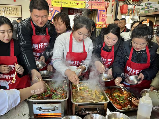 商用烤魚(yú)的做法怎么做？新手如何做出穩(wěn)定口味？商用配方思路