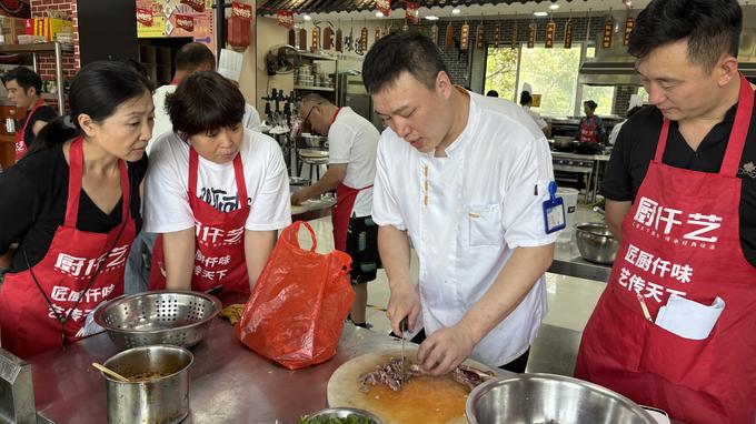 東營椒麻雞培訓(xùn)怎么選？椒麻雞培訓(xùn)哪里靠譜？學(xué)椒麻雞要多久？
